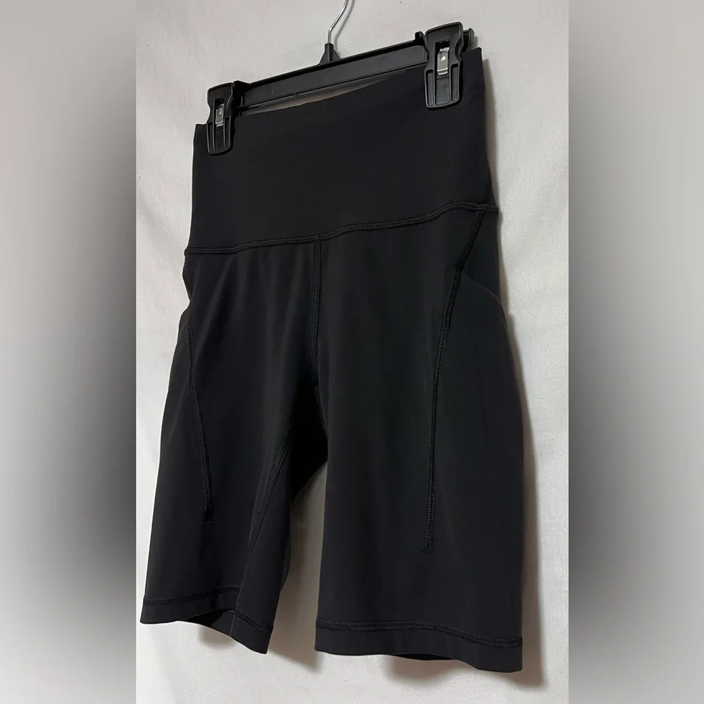 Lululemon Wunder Train High-Rise Shorts Pockets Yoga Running Activewear Workout